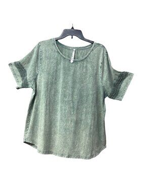 Leo & Nicole Plus Size Mineral Wash Short Sleeve Crochet Trim Crew Tee Green, 1X